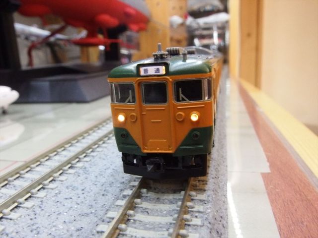 TOMIX 113系2000 近郊形電車 湘南色 再販品2015.02 と 旧ロット品