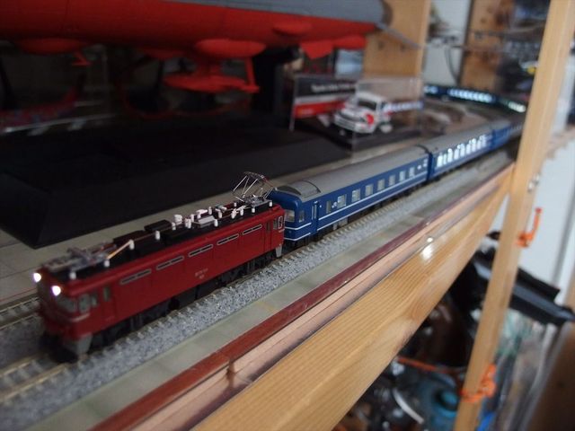 Nゲージ鉄道模型 KATO製ED75常点灯化改造車とTOMIX製ED75純正常 Nゲージ鉄道模型 KATO製ED75常点灯化改造車とTOMIX製ED75純正常