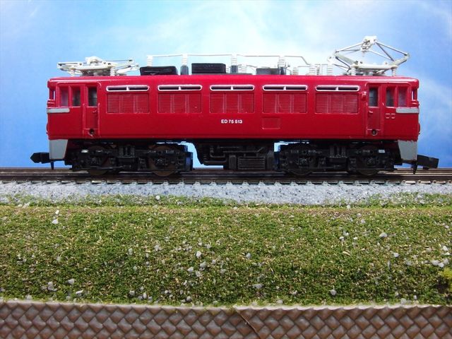 TOMIX製 約35年ほど前のED75形 交流型電気機関車 香港製 TOMIX製 約35年ほど前のED75形 交流型電気機関車 香港製