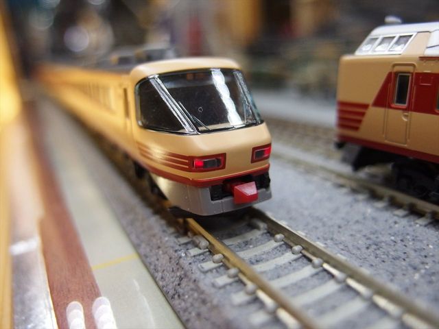 趣味なんだからどの選択も正しいのでは？ : クローゼットの中の鉄道模型