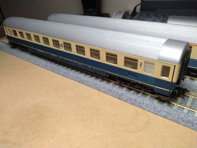 ドイツ鉄道 客車導入 ROCO製タルキスブルー客車 : クローゼットの中の