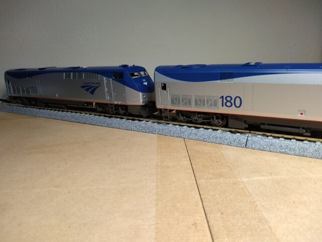 KATO HO Amtrak GE P42 #188 転籍追加導入 : クローゼットの中の鉄道模型