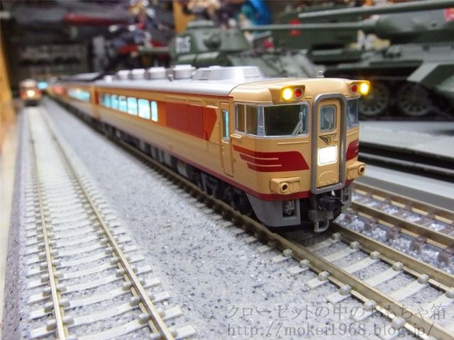KATO キハ181 テープLED自作室内灯取付け : クローゼットの中の