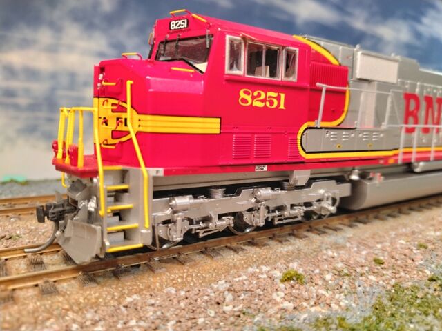 久しぶりに物欲ネタでも書きますかね : クローゼットの中の鉄道模型