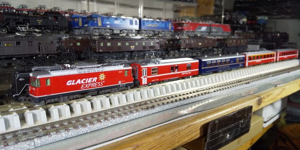 KATO アルプスの赤い客車 EW I & 電源荷物車 : クローゼットの中