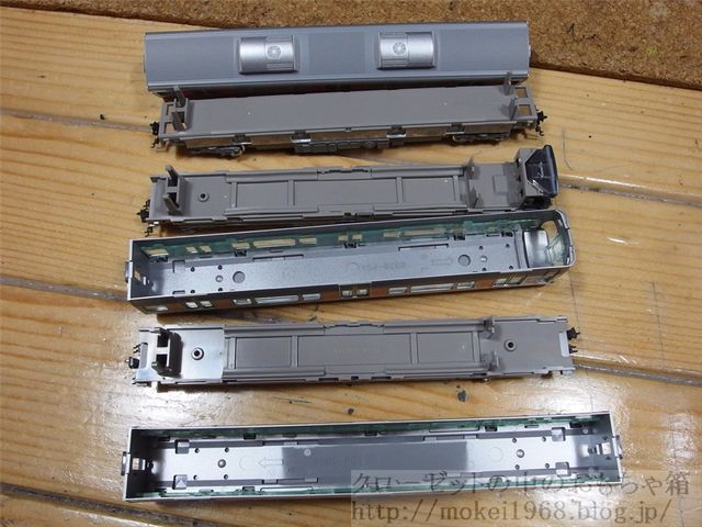 Nゲージ鉄道模型 TOMIX 323系 テープLED自作室内灯取付 : クローゼット
