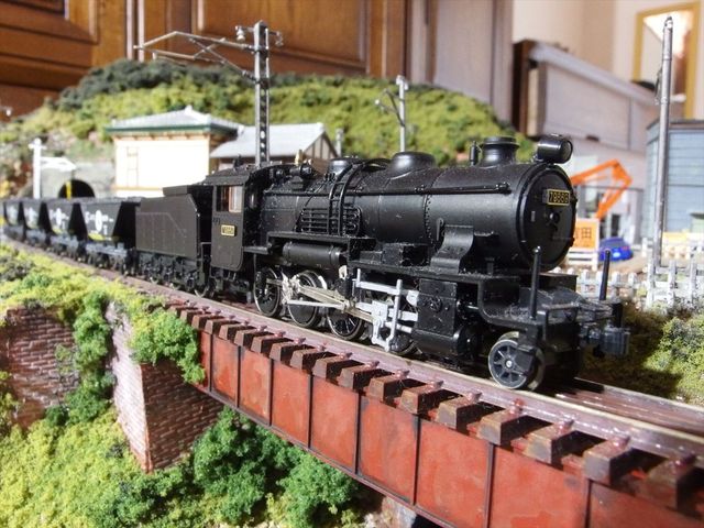 Nゲージ鉄道模型 KATO 蒸気機関車9600 セメント列車 小型レイアウト 