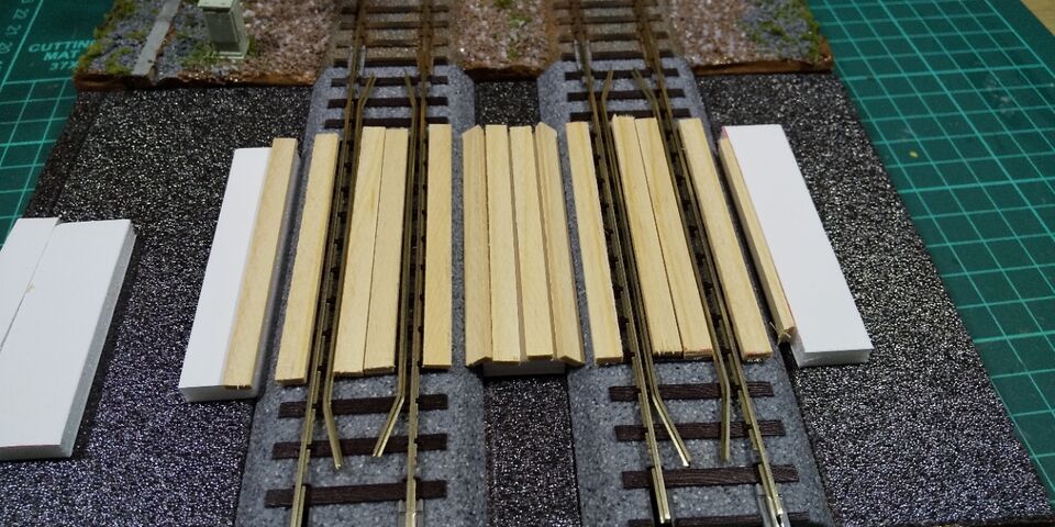 HOサイズ ジオラマ追加作成 踏切シーン : クローゼットの中の鉄道模型