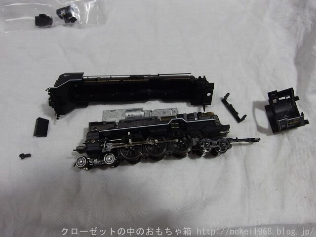 KATO C62 2 ヘッドライトの常点灯化 : クローゼットの中の鉄道模型 KATO C62 2 ヘッドライトの常点灯化 : クローゼットの中の鉄道模型