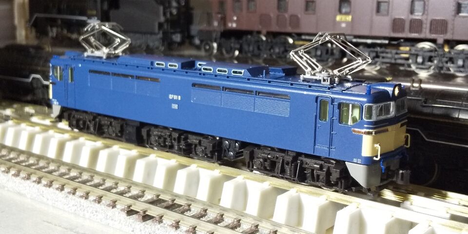 KATO Nゲージ EF61 : クローゼットの中の鉄道模型