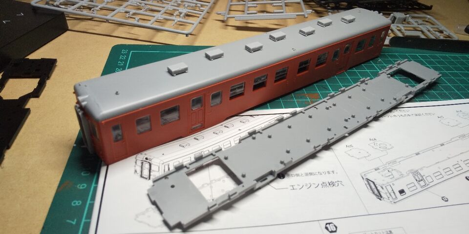 PLUM 1/80 キハ20形 気動車プラモデル その2 : クローゼットの中の鉄道模型