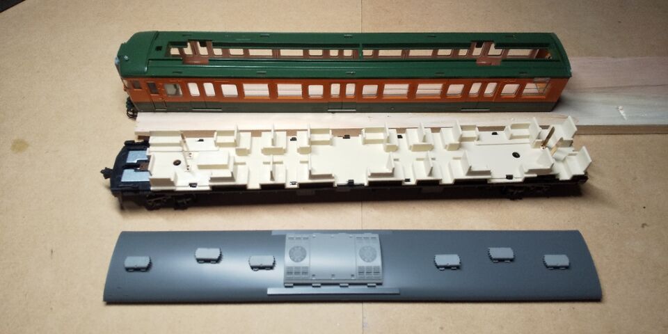 TOMIX HO 113系 自作室内灯 無極性砲弾型LED : クローゼットの中の鉄道模型