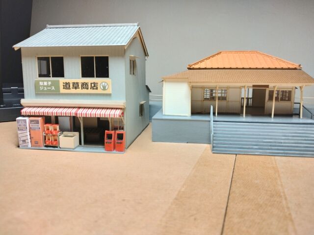 さんけい 1/80 情景シリーズ 街角のお店-9 : クローゼットの中の鉄道模型