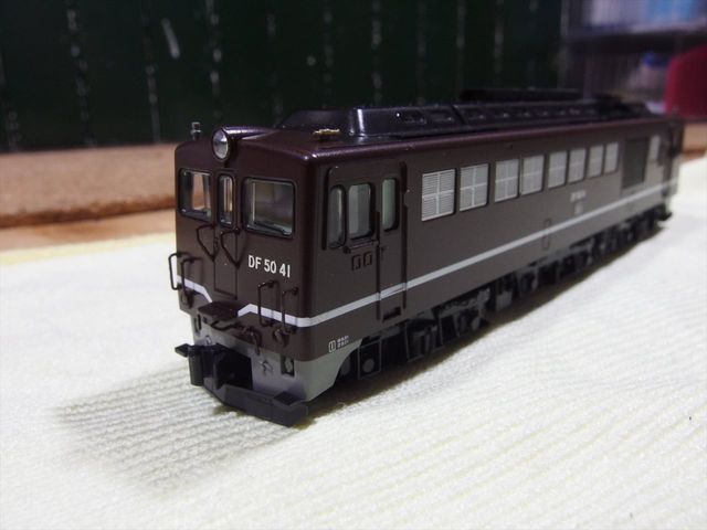 KATO DF50 ヘッドライト常点灯化とチラツキ対策コンデンサー交換