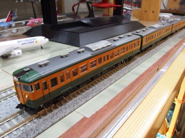TOMIX 113系2000 近郊形電車 湘南色 再販品2015.02 と 旧ロット