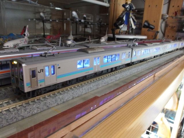 KATO E127系 自作テープLED室内灯取付 : クローゼットの中の鉄道模型