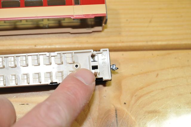 TOMIX 485系300番台 テープLED自作室内灯を取り付ける、今回は失敗
