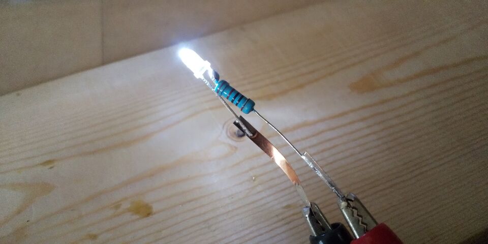 TOMIX HO 113系 自作室内灯 無極性砲弾型LED : クローゼットの中の鉄道模型