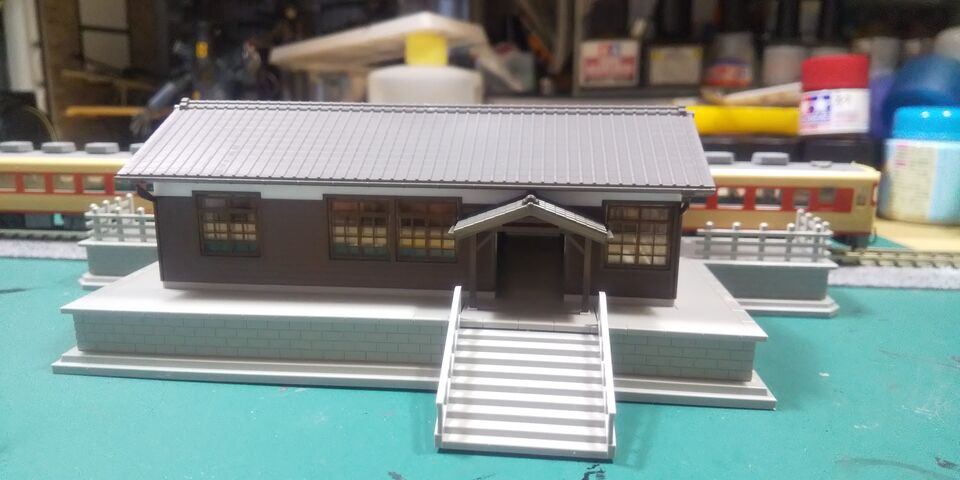 KATO ローカル線の小形駅舎 久しぶりのストラクチャーを KATO ローカル線の小形駅舎 久しぶりのストラクチャーを