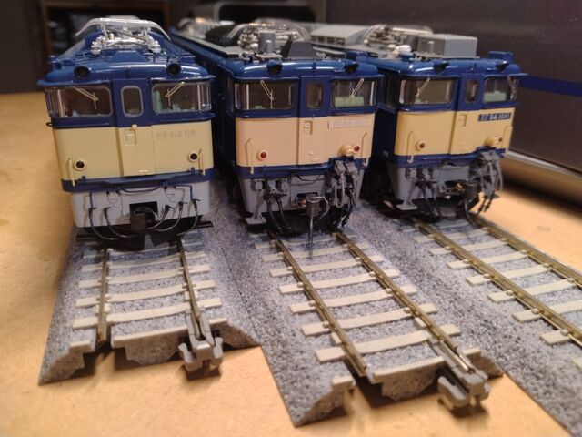 HOゲージ EF64 0番台と1000番台 : クローゼットの中の鉄道模型