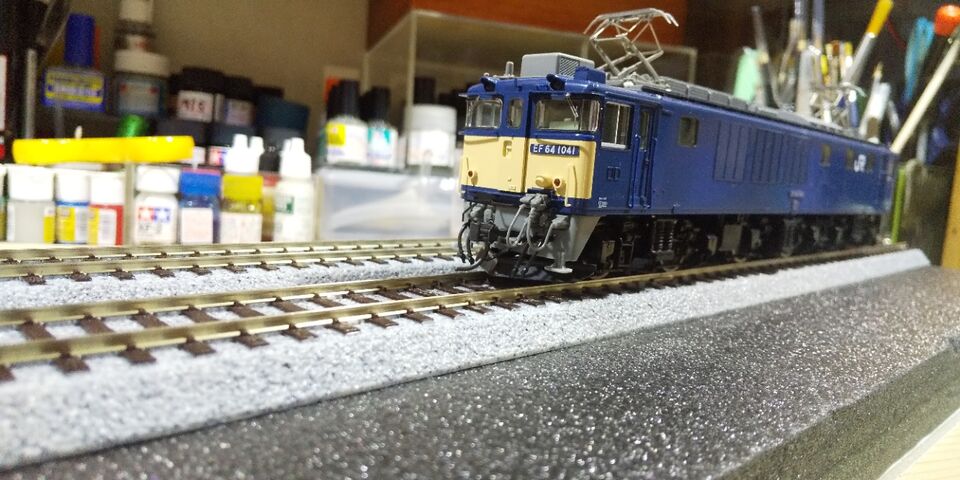 HOゲージ用車両撮影用ジオラマを考える : クローゼットの中の鉄道模型