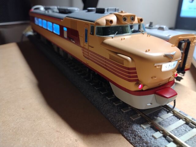 KATO HO キハ81 : クローゼットの中の鉄道模型