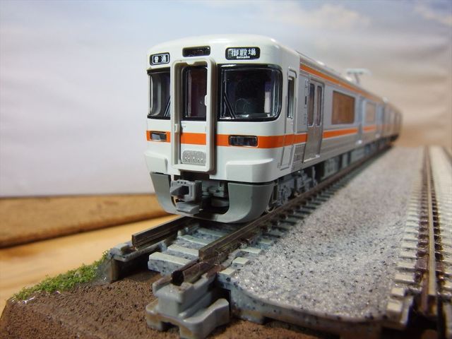 KATO 313系2300番台 : クローゼットの中の鉄道模型