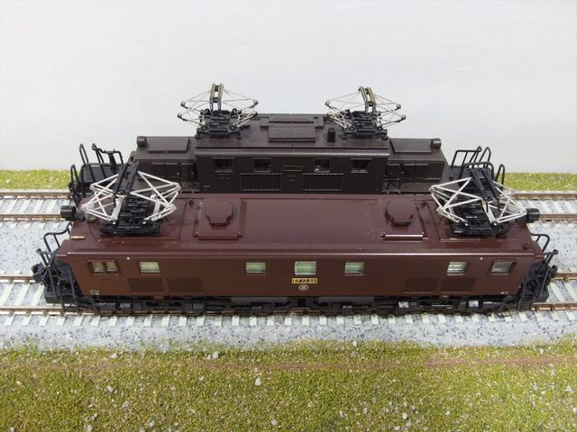 KATO EF13と比較する : クローゼットの中の鉄道模型