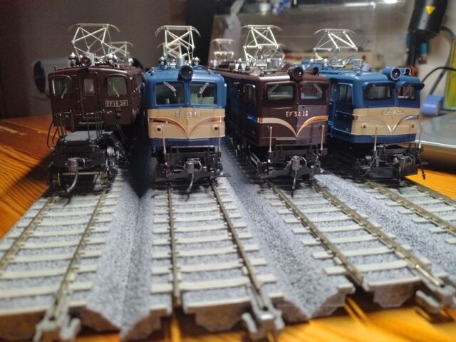 EF58とEF18 : クローゼットの中の鉄道模型
