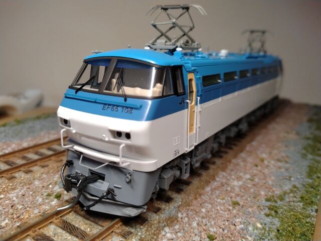 TOMIX HO EF66 100 前期型 入線工事 : クローゼットの中の鉄道模型
