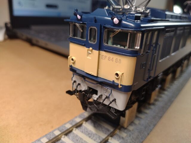 トラムウェイ HO EF64 0番台 7次車 国鉄標準色 : クローゼットの中の