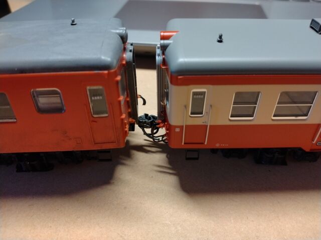 トラムウェイ キハ20動力車 カプラー交換 : クローゼットの中の鉄道模型