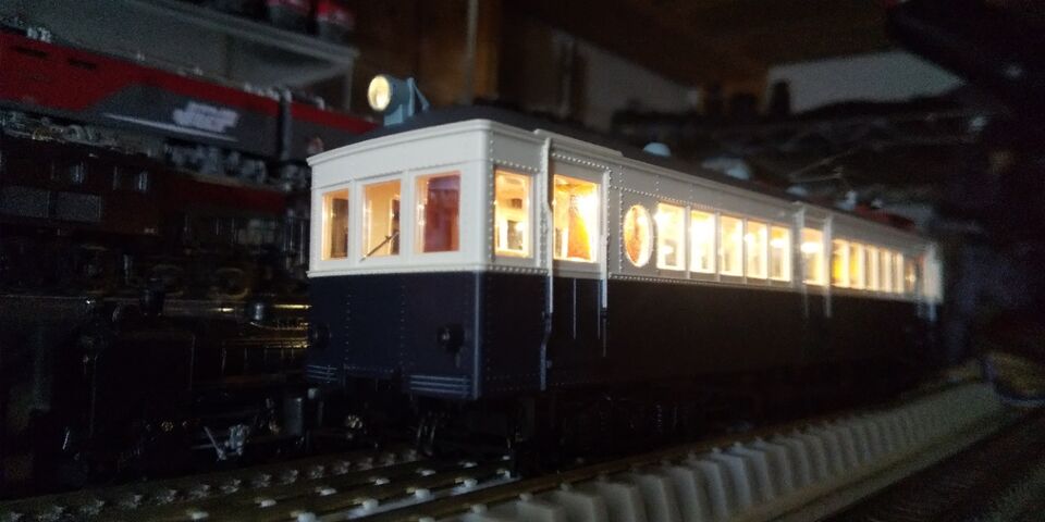 TOMIX HO 上田交通 モハ5250形 自作テープLED室内灯取付