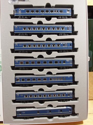 Amazon.co.jp: KATO 1-516 20系客車 7両 : Toys & Games