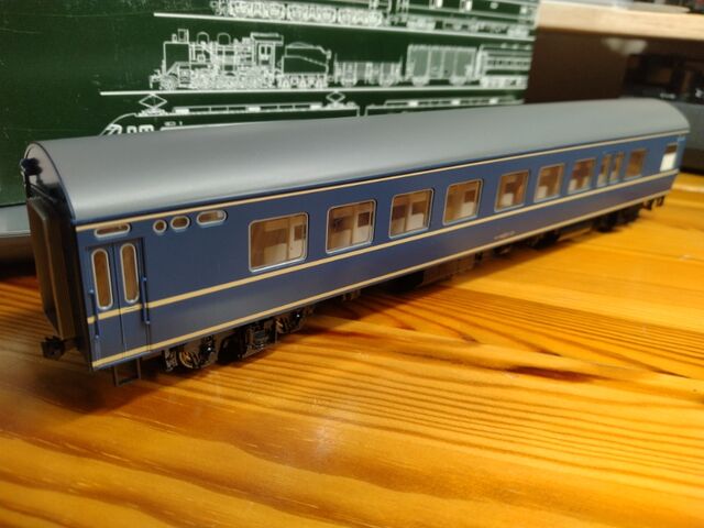 KATO HO 20系特急形寝台客車 ナハネ20 転籍車両 : クローゼットの中の