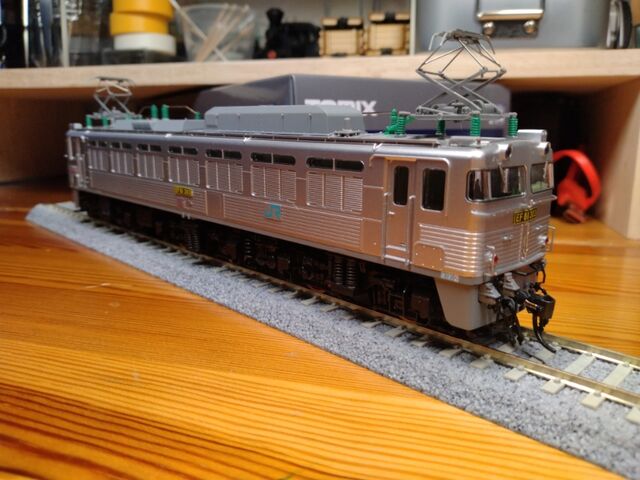 クローゼットの中の鉄道模型 - TOMIX HOゲージ JR EF81 300形電気機関