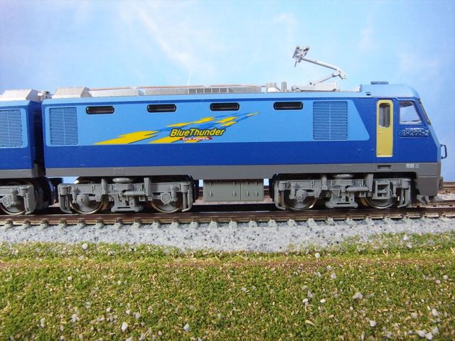 KATO製 EH200 直流型電気機関車 : クローゼットの中の鉄道模型