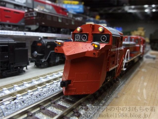 TOMIX DE15 2500系ディーゼル機関車 単線ラッセルヘッド付き 入線