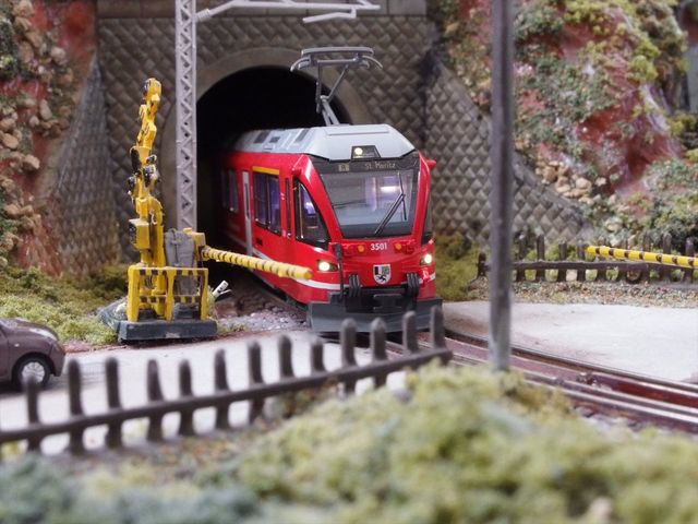 レイアウト走行 KATO レーティッシュ鉄道ABe8/12アレグラ