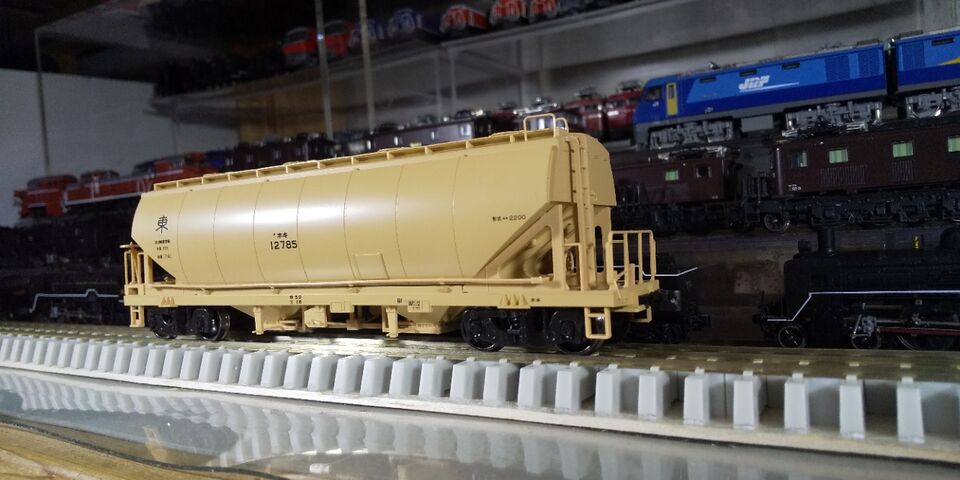 KATO HOゲージ ホキ2200 入線 : クローゼットの中の鉄道模型
