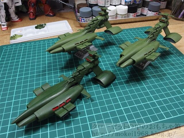 バンダイ 旧キット 1/1200 ジオン軍巡洋艦 量産型ムサイ
