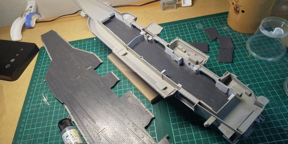 ピットロード 1/700 米海軍 CVN-73 塗装 : クローゼットの中の