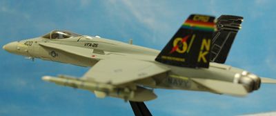 FA-18左後方アップ_R