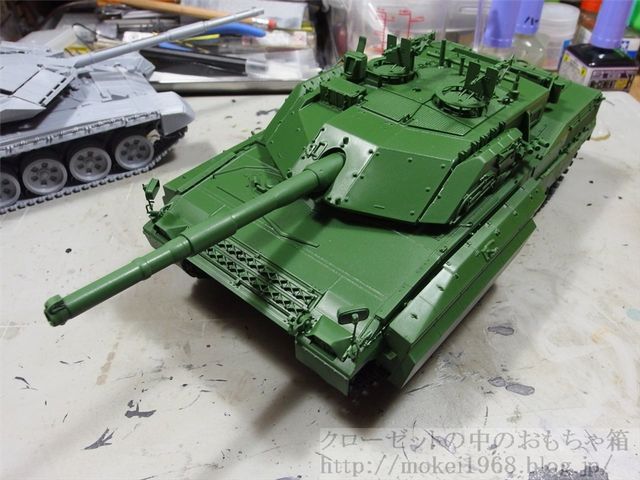トランペッター 1/35 イタリア アリエテ主力戦車 基本塗装