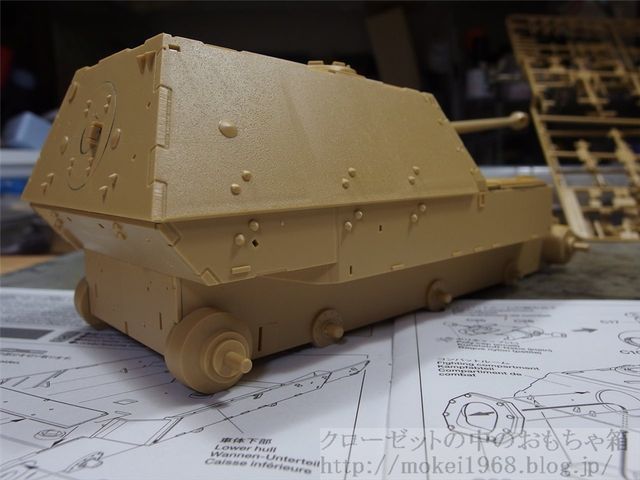 クローゼットの中のおもちゃ箱 : タミヤ 1/35 ドイツ軍 重駆逐戦車 エレファント その2