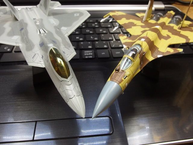 技MIX Su-37フランカーE2と比較する : クローゼットの中のおもちゃ箱