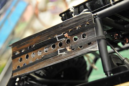 1-4ベルト車体固定_R