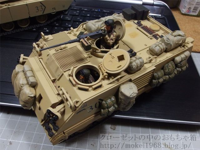 タミヤ 1/35 米国陸軍 M113A2デザートワゴン完成まで : クローゼットの