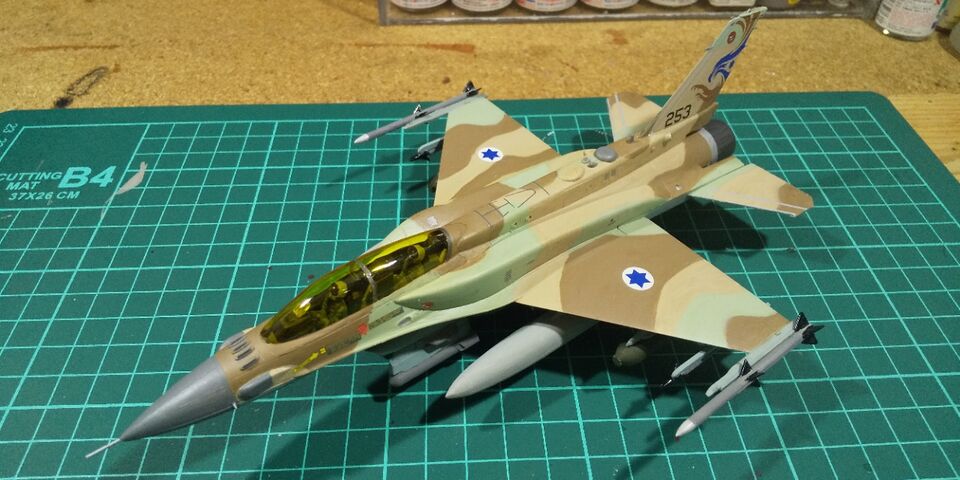 ハセガワ 1/72 イスラエル空軍 F-16I スーファ完成 : クローゼットの中
