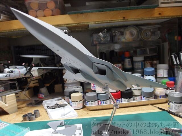ズベズダ 1/72 スホーイ Su-57 ドット迷彩塗装へ : クローゼット ズベズダ 1/72 スホーイ Su-57 ドット迷彩塗装へ : クローゼット